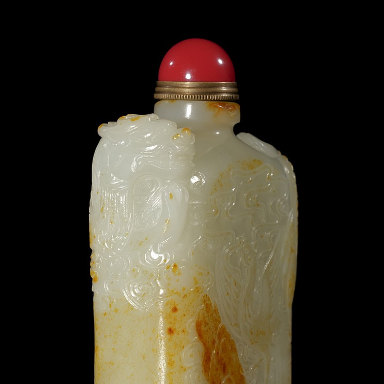 Carved jade ‘Phoenix, dragon and poem’ snuff bottle, Qing dynasty