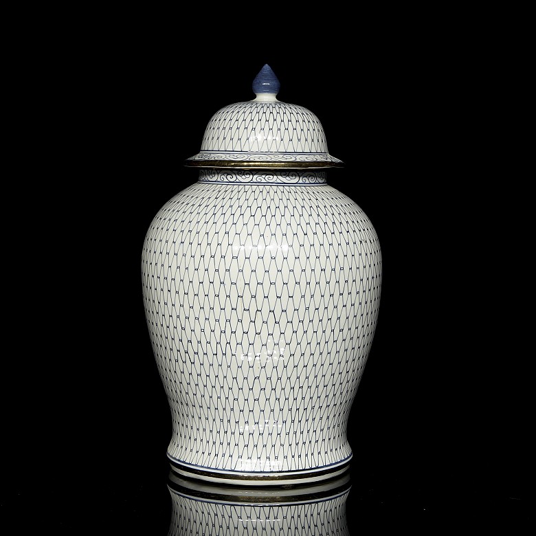 Tibor de porcelana azul y blanco, s.XX