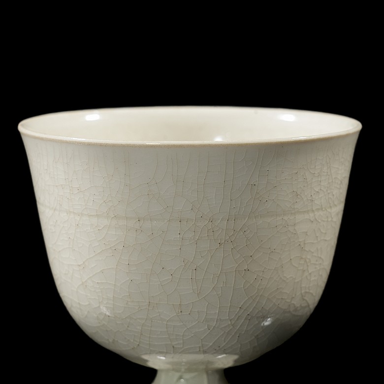 Copa de porcelana con vidriado blanco, dinastía Tang