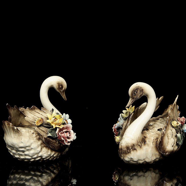 Capodimonte Porcelain ‘Couple of swans’, 20th century - 1