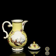 Meissen style yellow porcelain teapot, 20th century