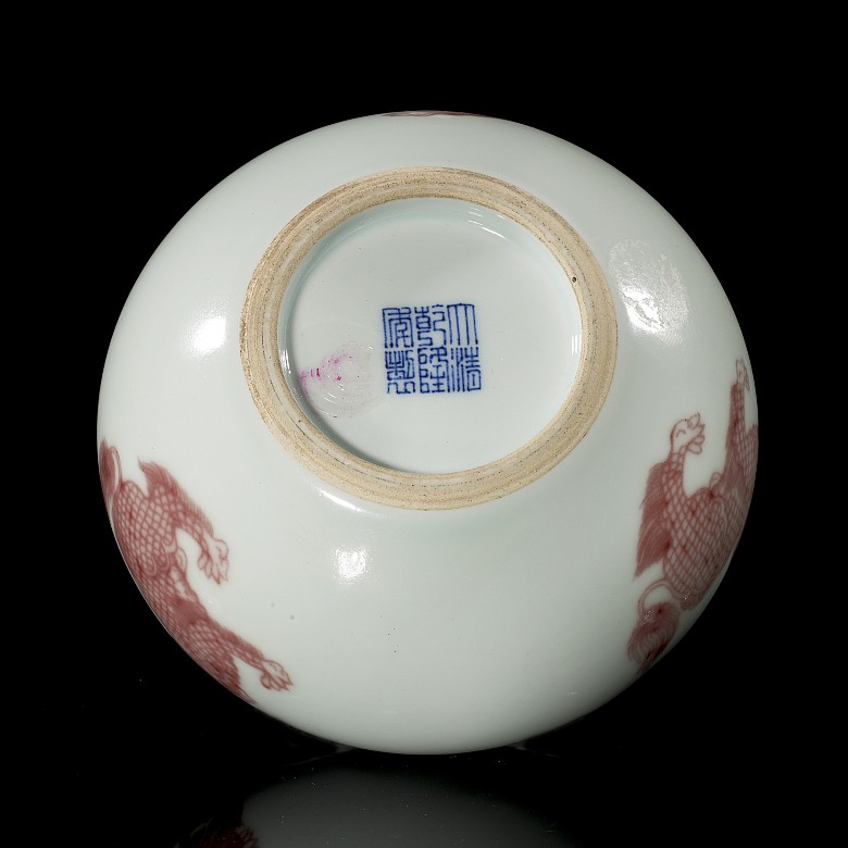 Ceramic-glazed ‘Dragon’ brush container, Qing dynasty