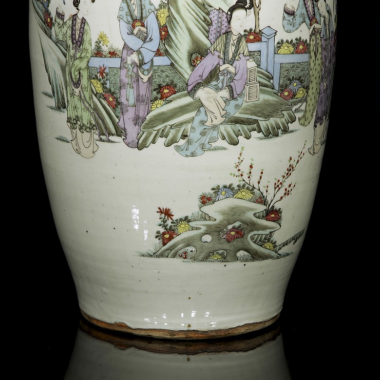 Porcelain vase ‘Ladies in the garden’, 19th century