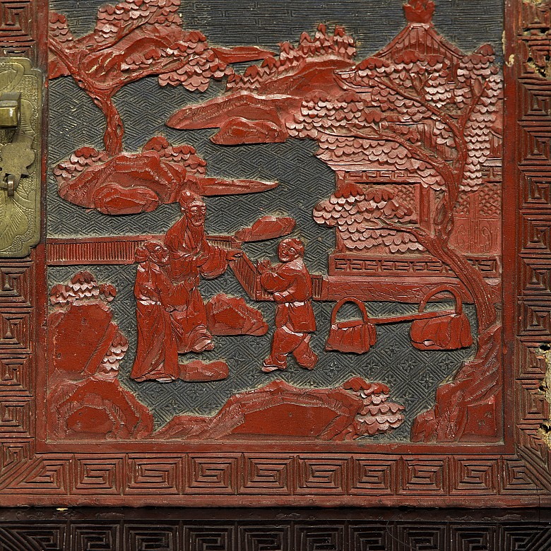 Set of four small carved and lacquered wooden doors, Qing dynasty.