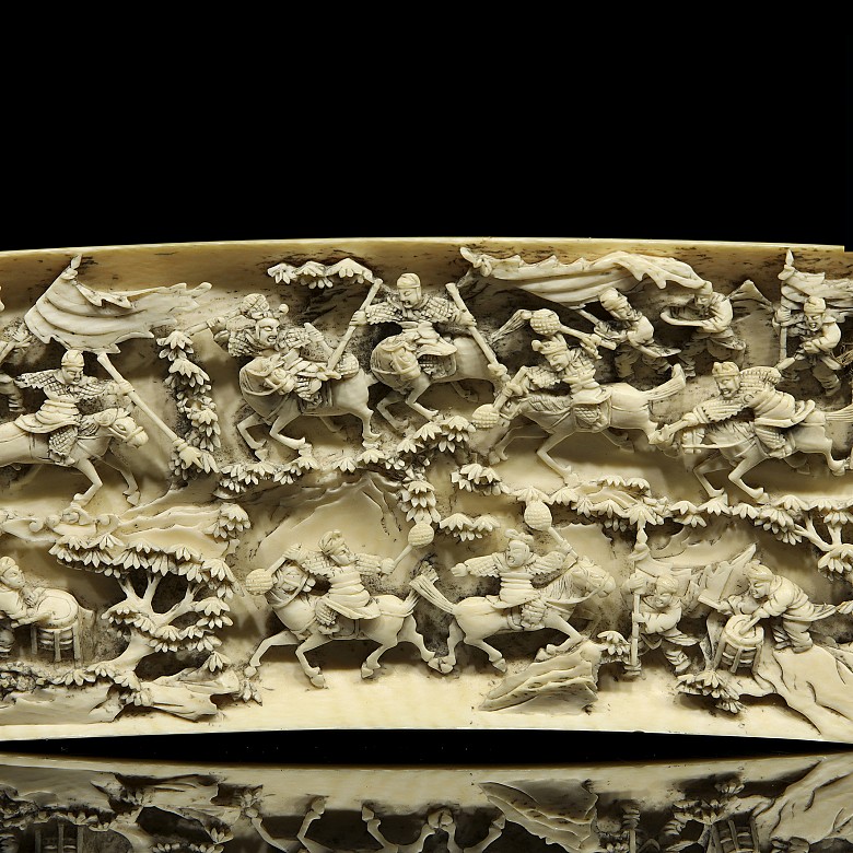 Two ivory carvings, early 20th century