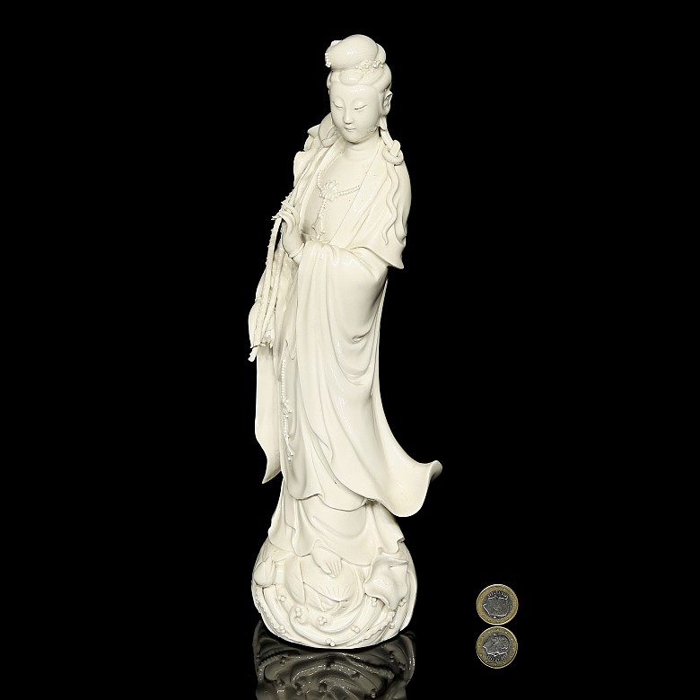 Porcelain figure ‘Guanyin’, 20th century