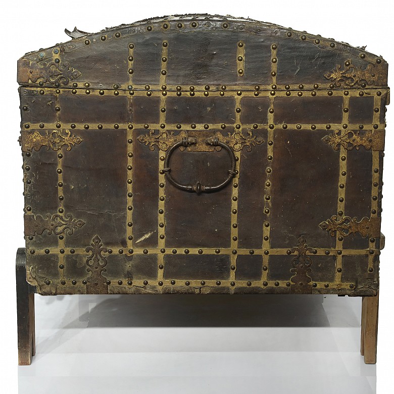 A wood and leather trunk, 18th century