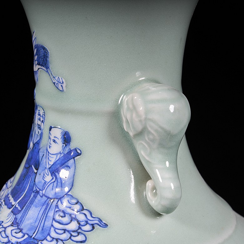 Blue and white vase with celadon background “Nobles and sages”, Qing Dynasty