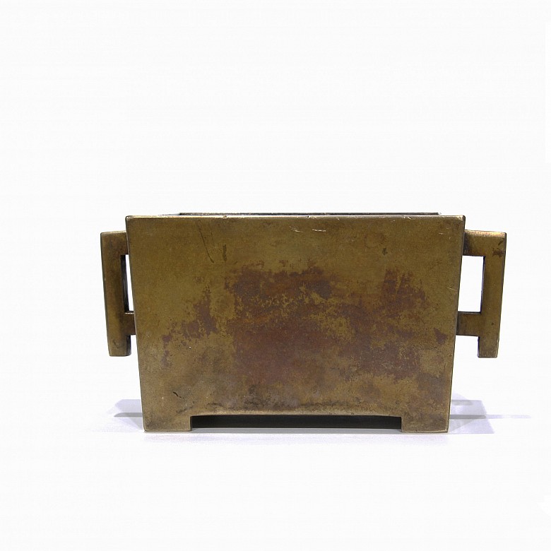 Bronze censer, with Xuande stamp.