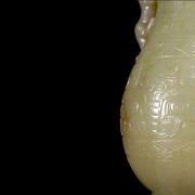 Hetian ‘Tigers’ jade vase, Qing dynasty