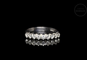 Half wedding ring with diamonds in white gold