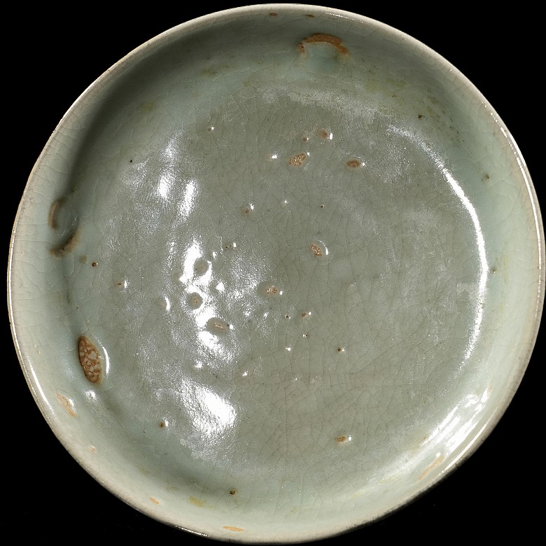 Small celadon-glazed earthenware dish, Song dynasty