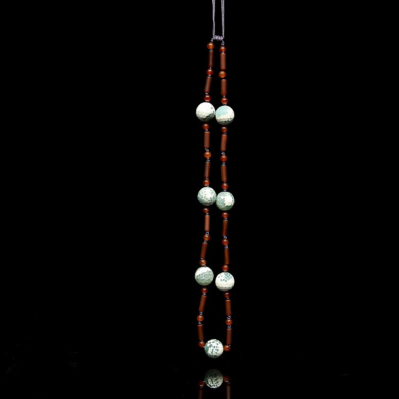 Agate and glass bead necklace, Qing dynasty