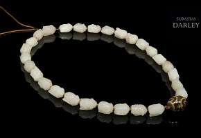 Necklace with white jade beads, Qing dynasty