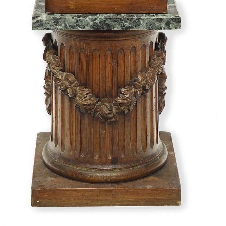 Copa Medici con pedestal de madera, s.XX