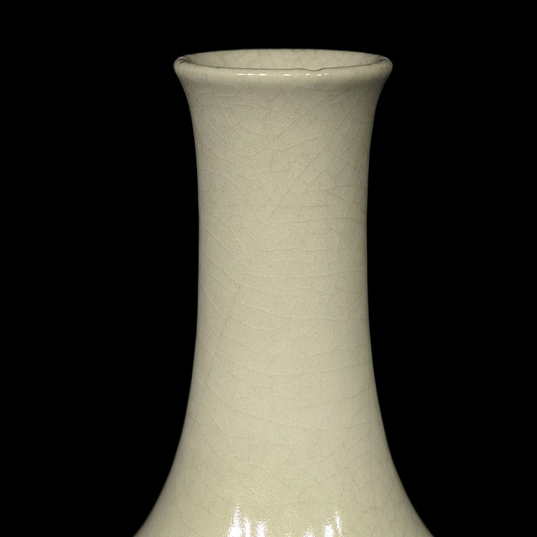 Chinese vase with high neck, 20th century