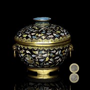 Cloisonné ‘Treasures’ lidded vessel, Qing dynasty