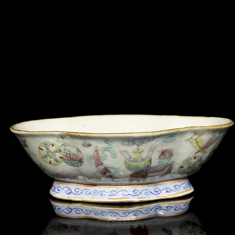 Recipiente de porcelana familia rosa, dinastía Qing tardía