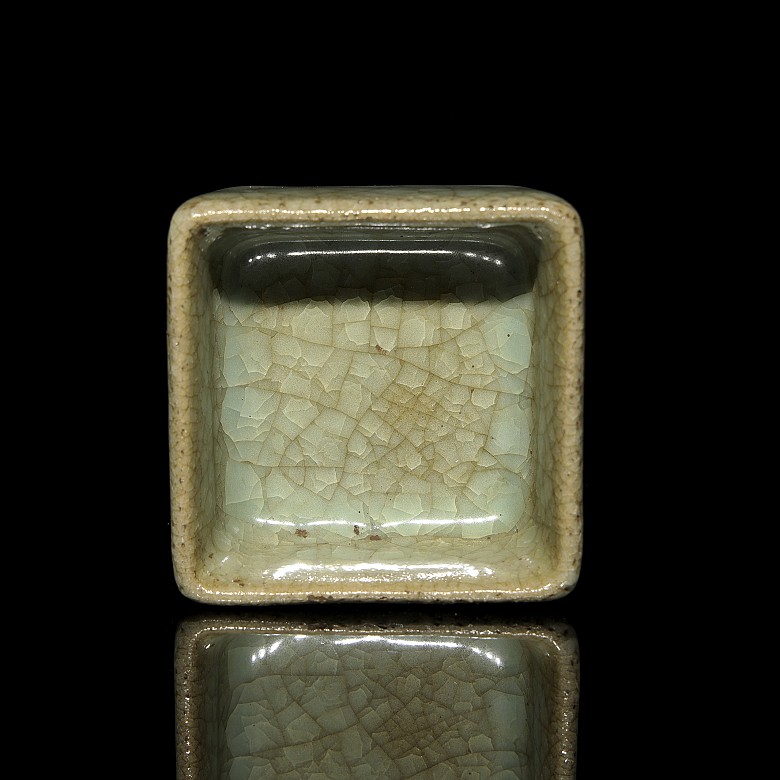 Glazed ceramic square vessel, Song style