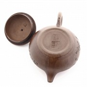 Clay teapot, China, Gu Jinzhou seal mark.