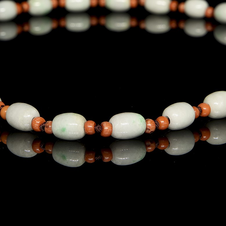 Jadeite bead necklace, Qing dynasty