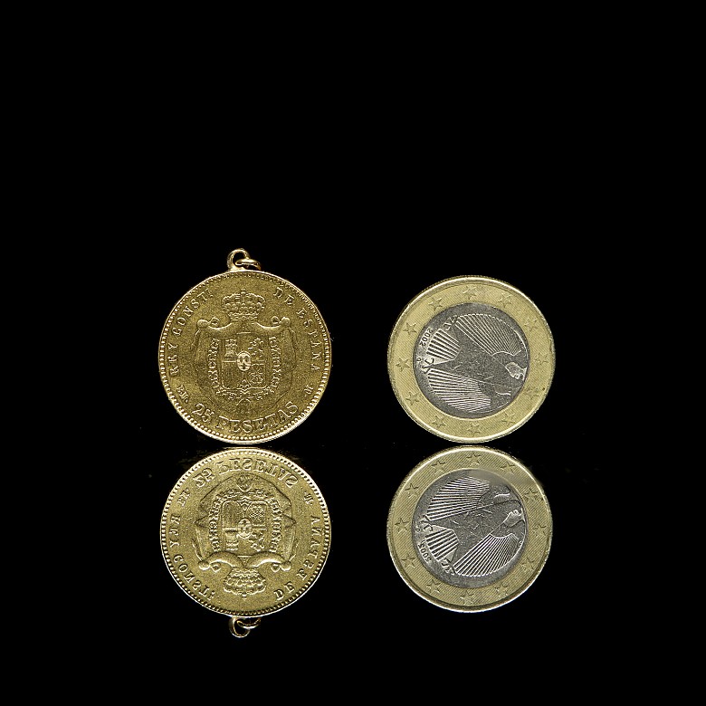 Moneda de oro con anilla 