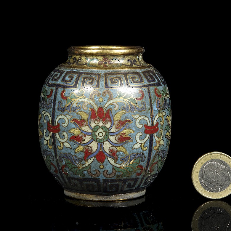 Small cloisonné enamel vessel, Qing dynasty