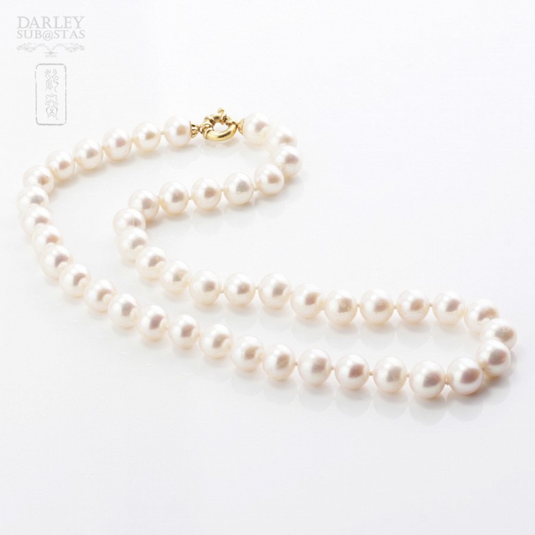 Pearl 9-10mm with 18k yellow gold clasp. - 4