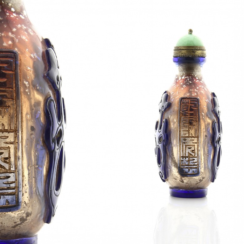 Chinese peking glass snuff bottle, Qing dynasty (1644-1912)