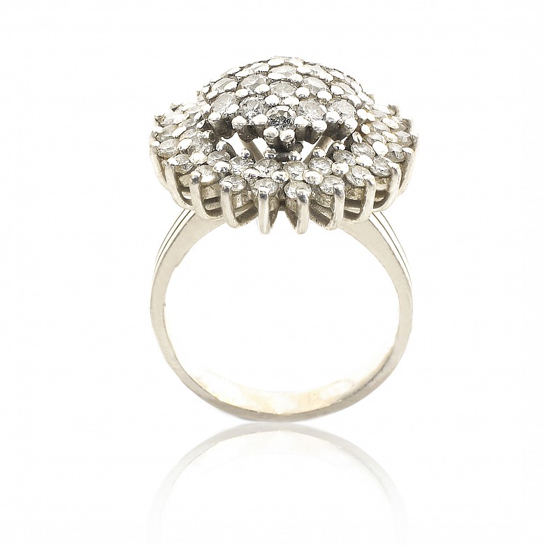 18k white gold ring with diamonds