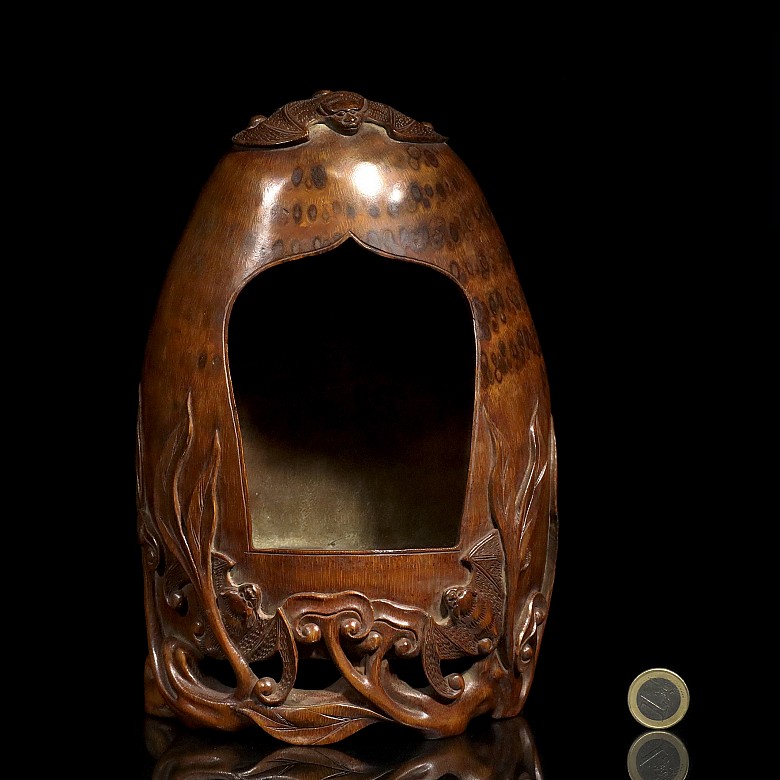 Buddhist bamboo altar with poem, Qing dynasty, 19th-20th century