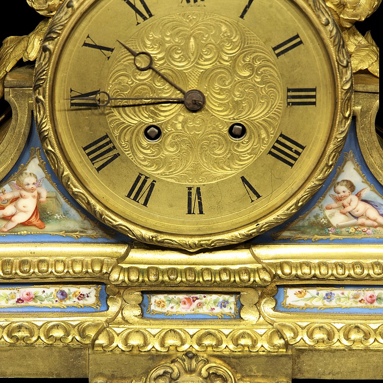 Reloj de sobremesa de bronce y porcelana, Francia, S.XIX