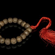 Carved wooden bead bracelet 