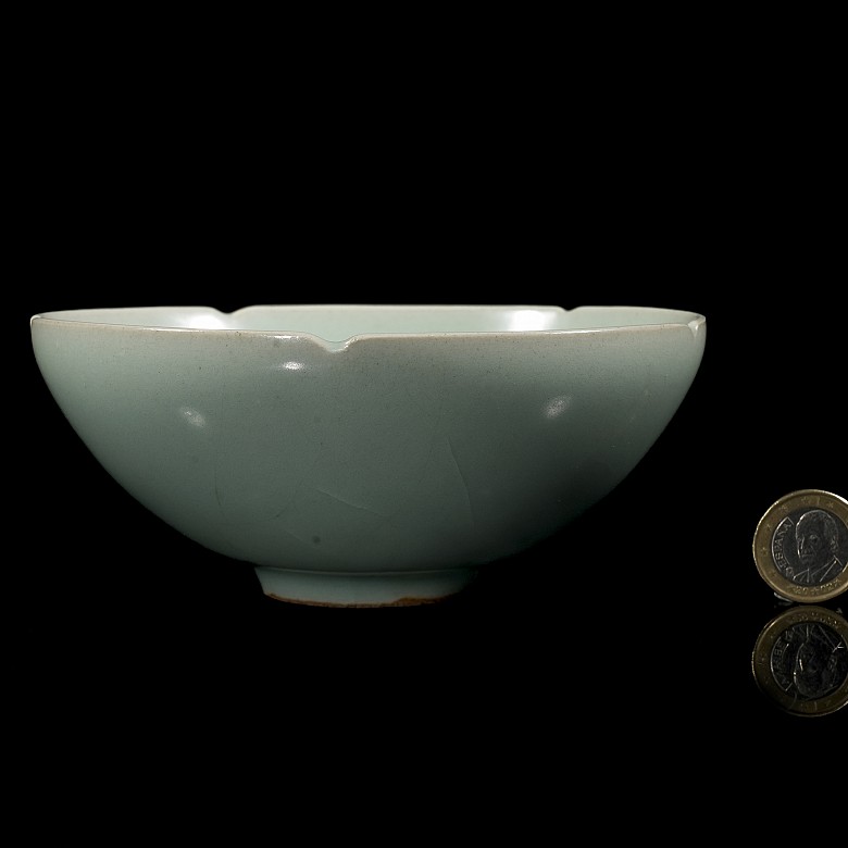 Celadon porcelain bowl, Southern Song Dynasty