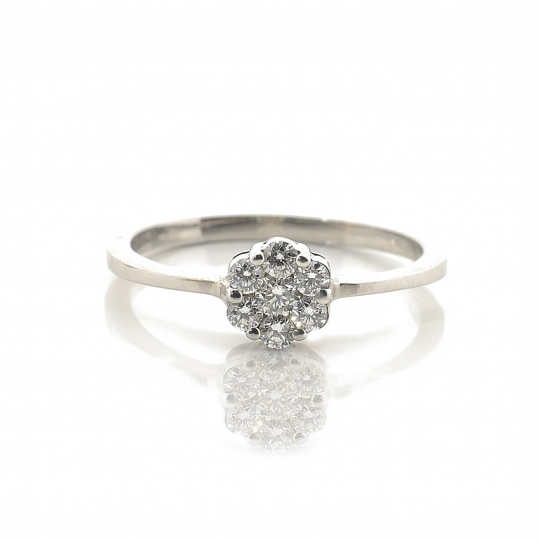 Ring in 18k white gold with diamonds