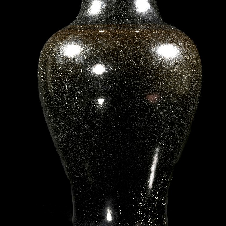 Glazed porcelain vase, with Guangxu seal