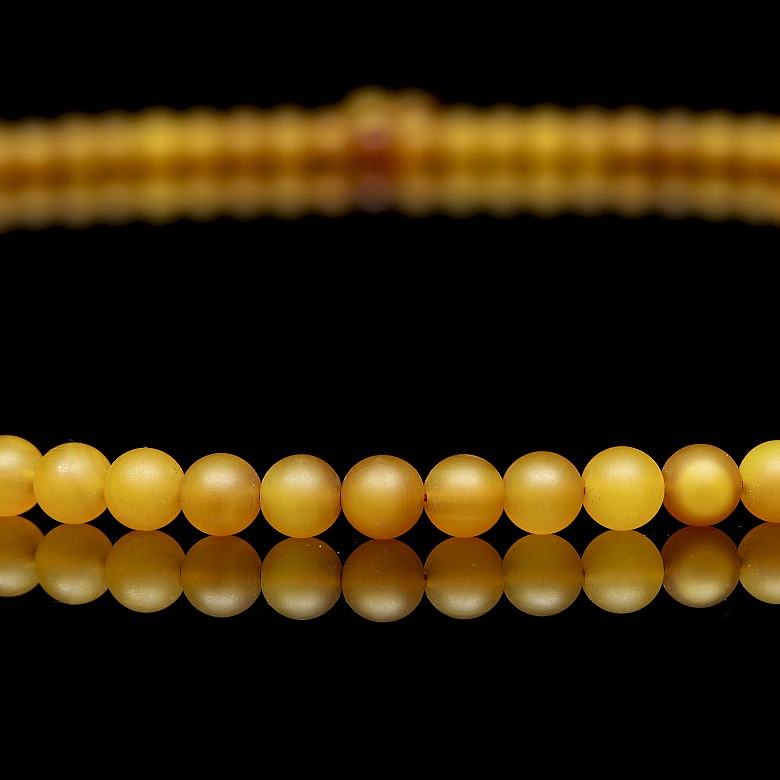 Agate bead necklace, Qing dynasty