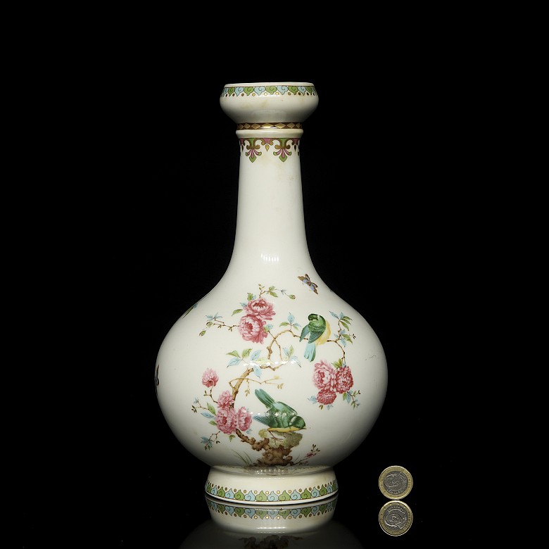 Porcelain vase, Kaiser, ‘Birds’, 20th century