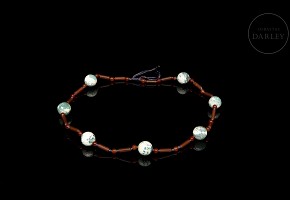 Agate and glass bead necklace, Qing dynasty