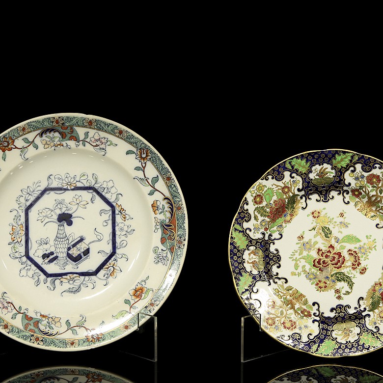 Two English porcelain dishes, Chinese style, 19th-20th century