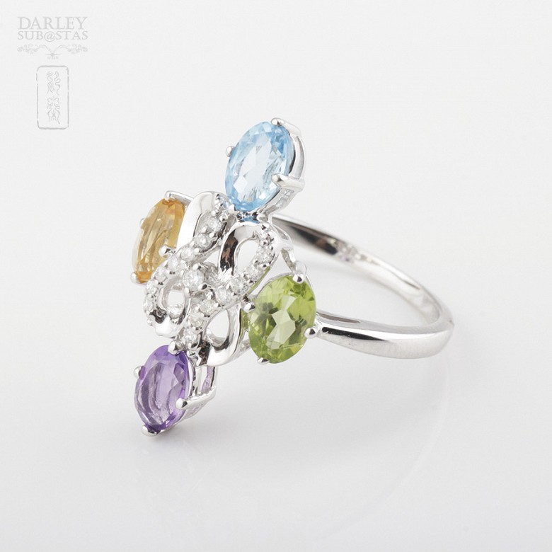 Fantastic ring with semi-precious gems and diamonds