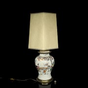 Porcelain tibor with lamp, Qing dynasty