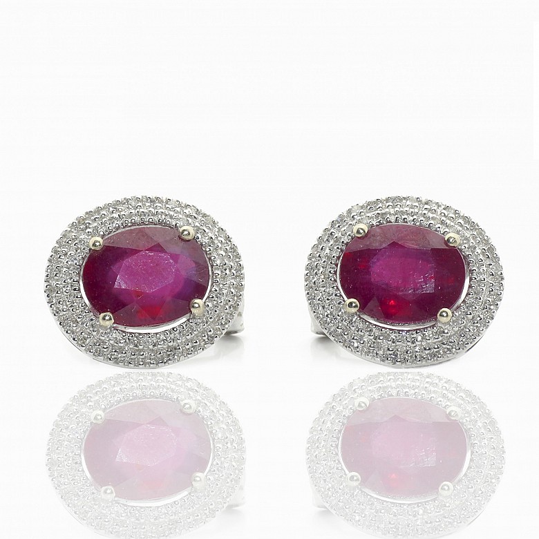 Earrings in 18k white gold with rubies and diamonds