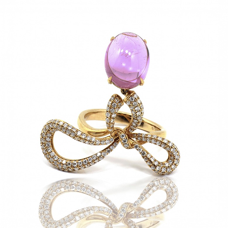 Ring in 18k yellow gold with pink tourmaline and diamonds