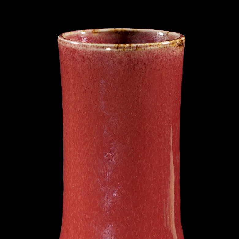 Tianqiuping red-glazed vase, Qing dynasty