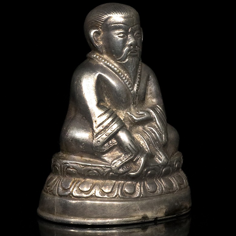 Small silver Buddhist figure, Qing dynasty