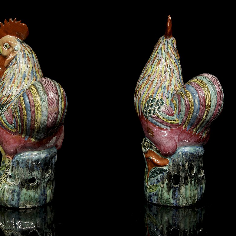 Pair of polychrome porcelain cockerels, 19th century