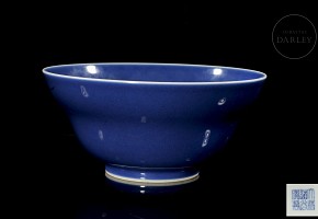 Cobalt-blue glazed porcelain bowl, Qing dynasty