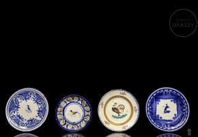 Four decorative Manises pottery plates, 20th century