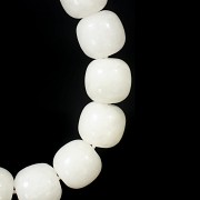 Fifteen-bead bracelet of carved white jade, Qing dynasty